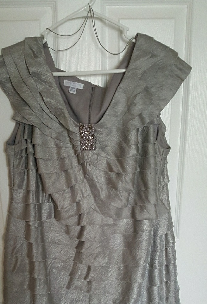 London Times formal silver layered ruffle dress
